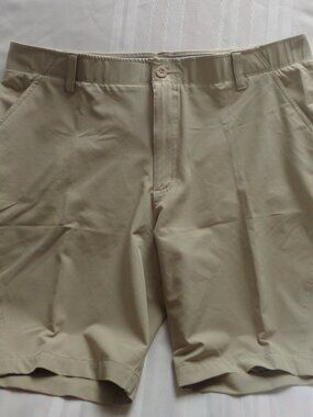 Reel Legends Hiking  Bermuda Tan Shorts Size 16 Excellent  Condtion